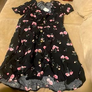 Size 4 dress brand: h&m tags still on it never worn